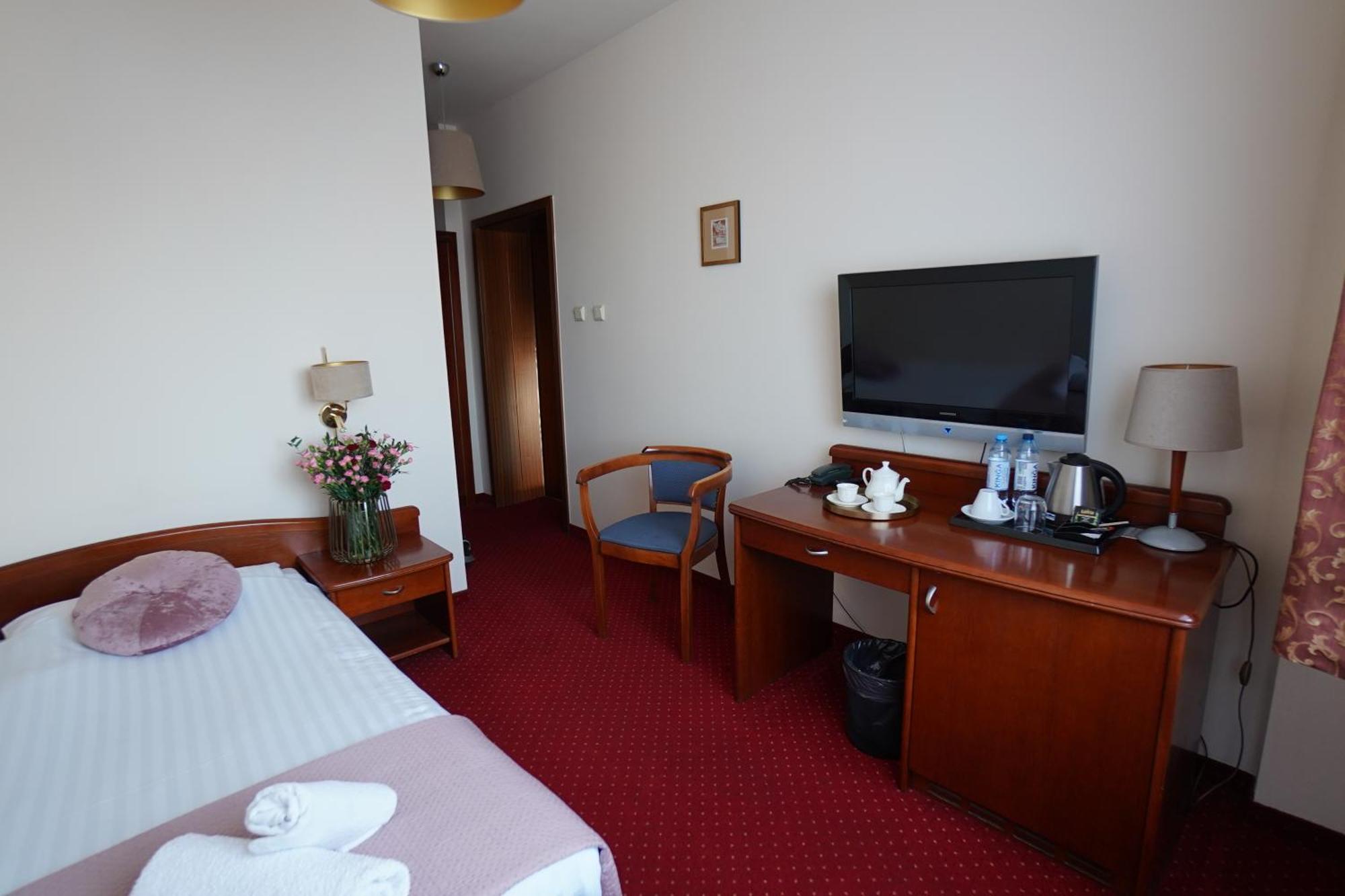 Hotel Sonex Czestochowa Ngoại thất bức ảnh